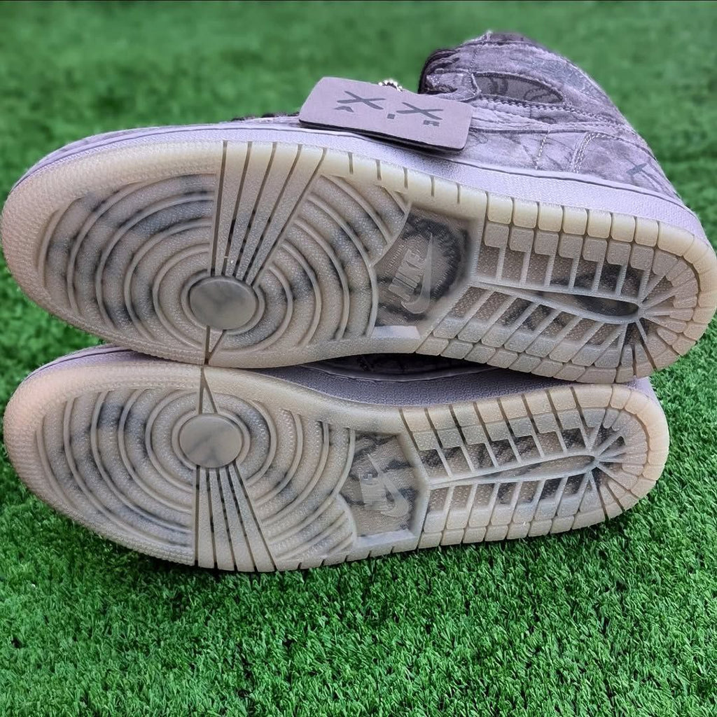 Kaws x Nike Jordan 1 OG HIGH