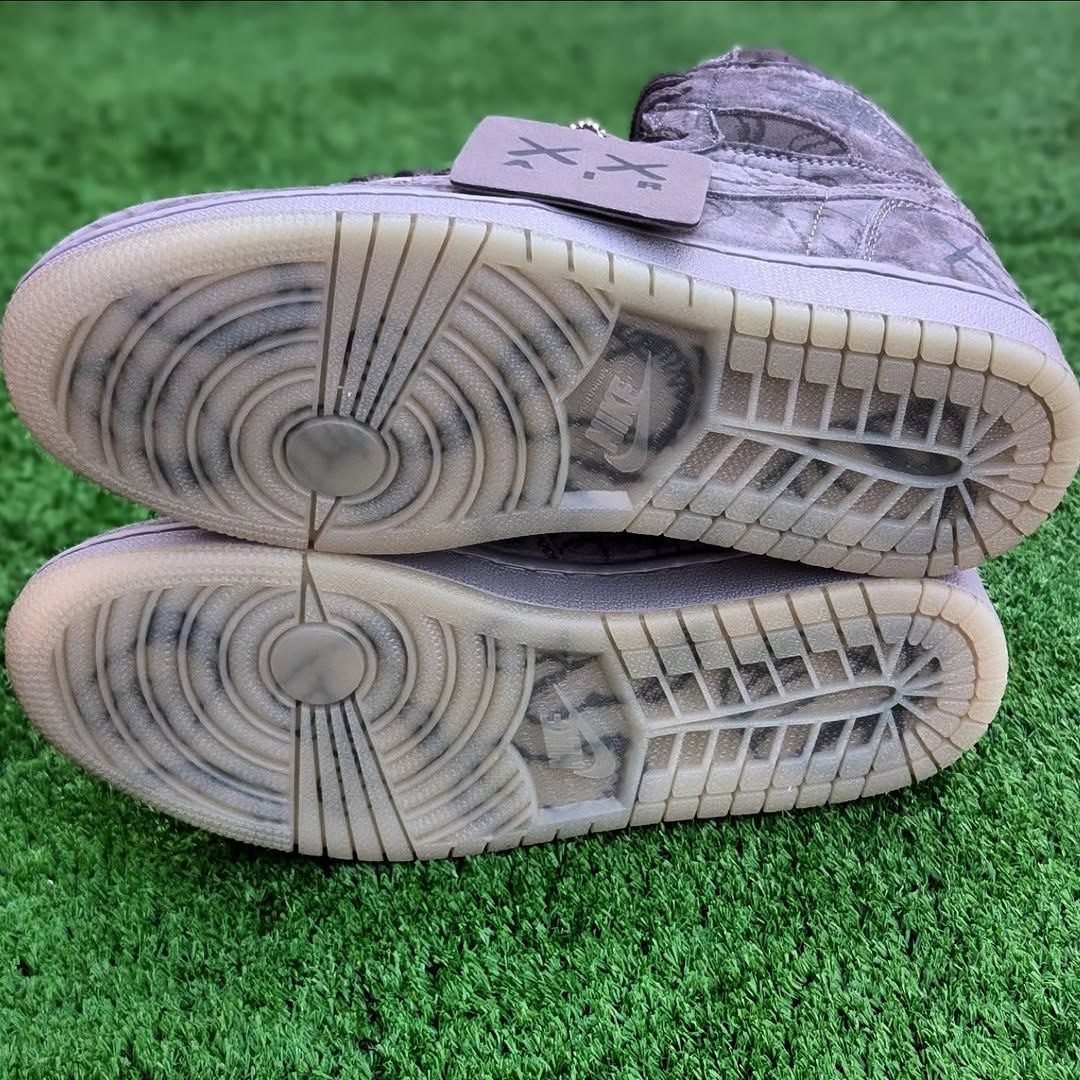 Kaws x Nike Jordan 1 OG HIGH