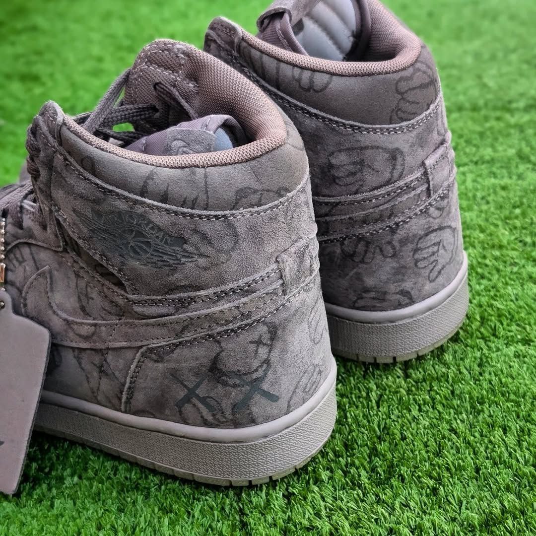 Kaws x Nike Jordan 1 OG HIGH