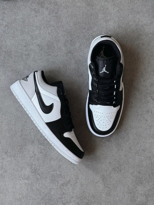 Air Jordan 1 in grey