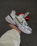 Nike V2K Run White Silver