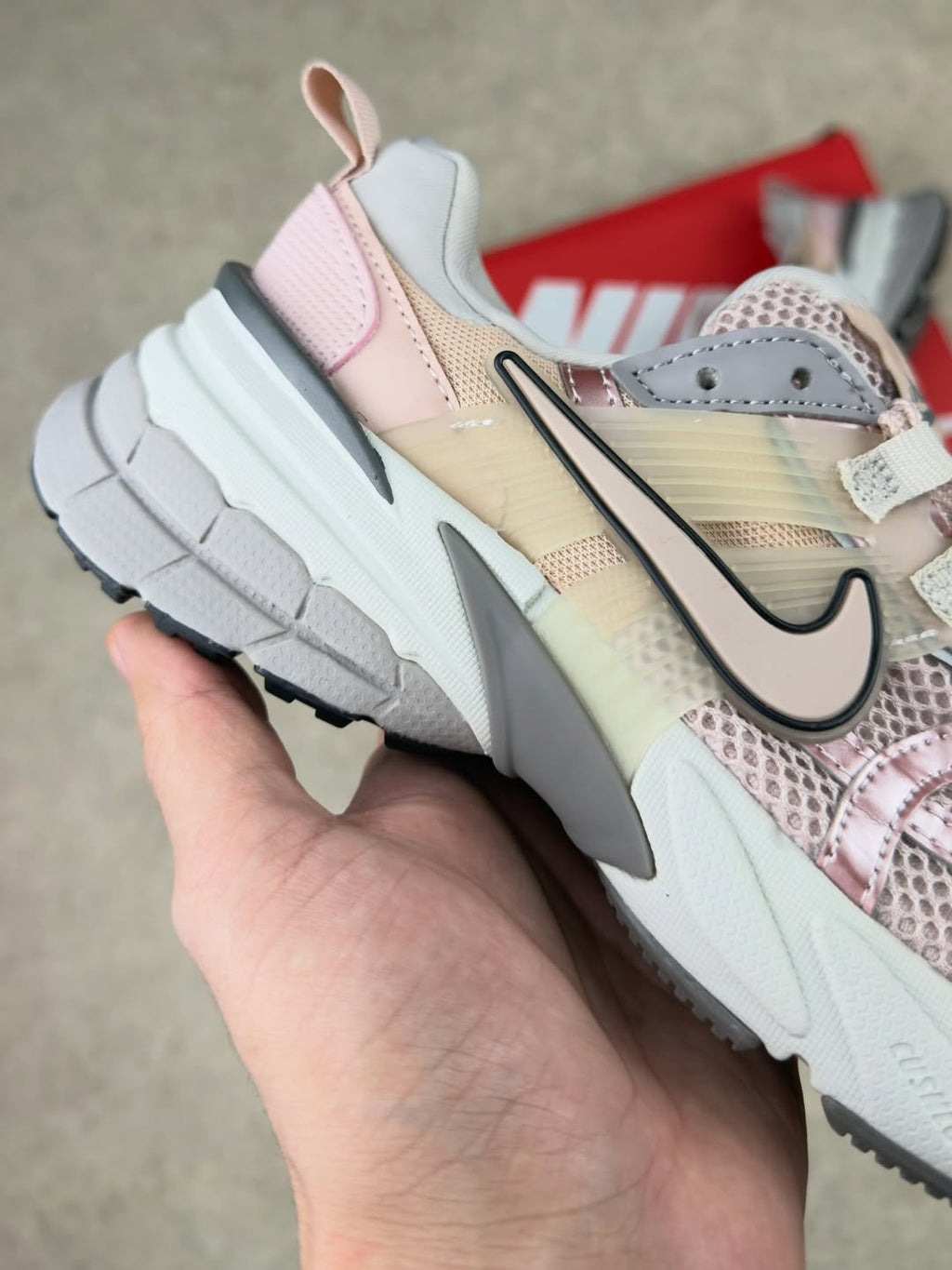 🔹️V2k Runtekk Light Bone Silver✨️