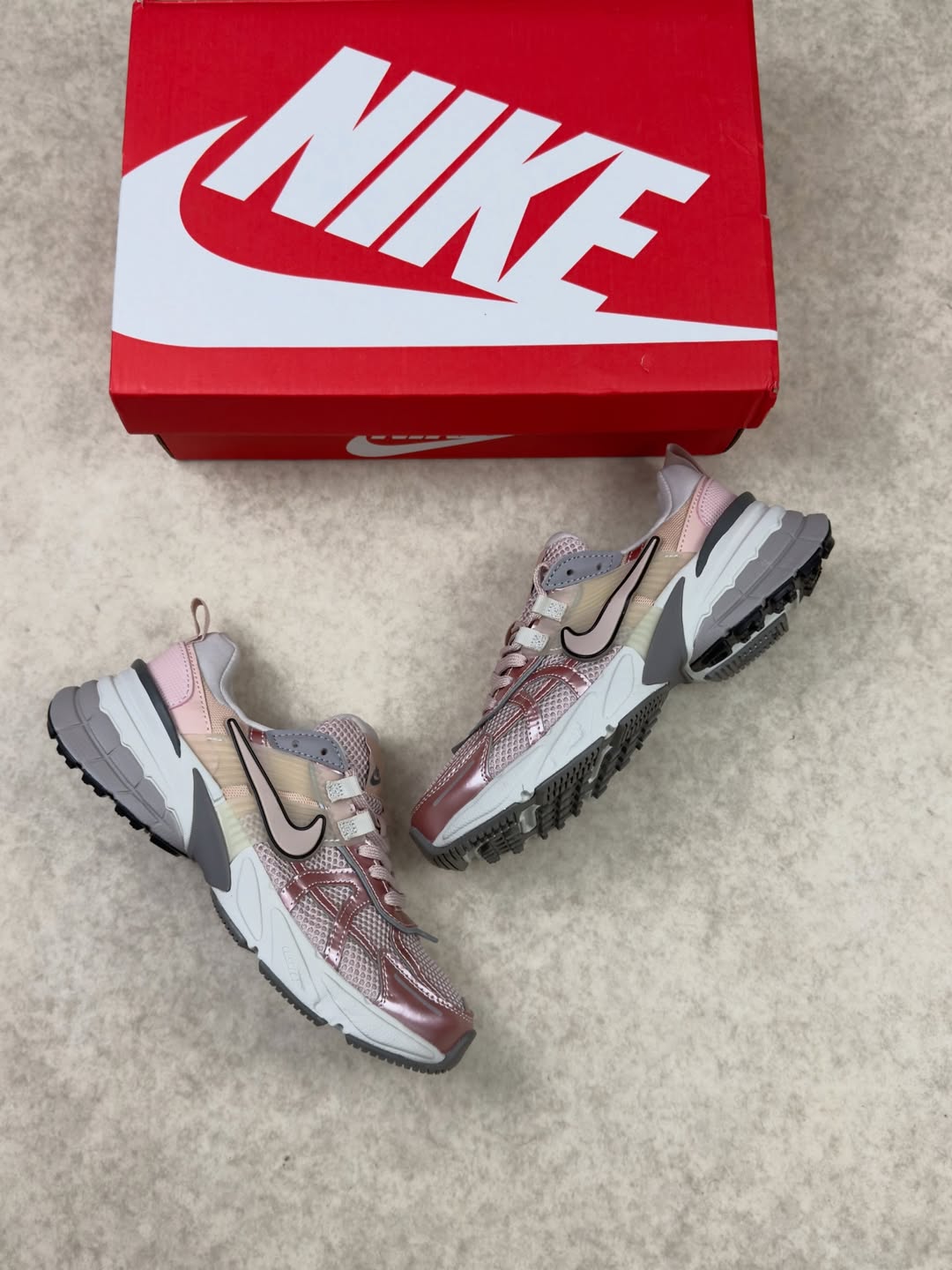 🔹️V2k Runtekk Light Bone Silver✨️