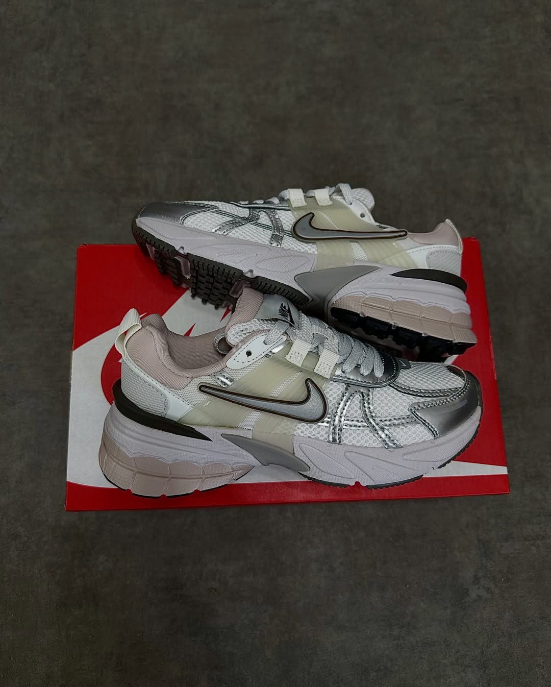 Nike V2K Run White Silver
