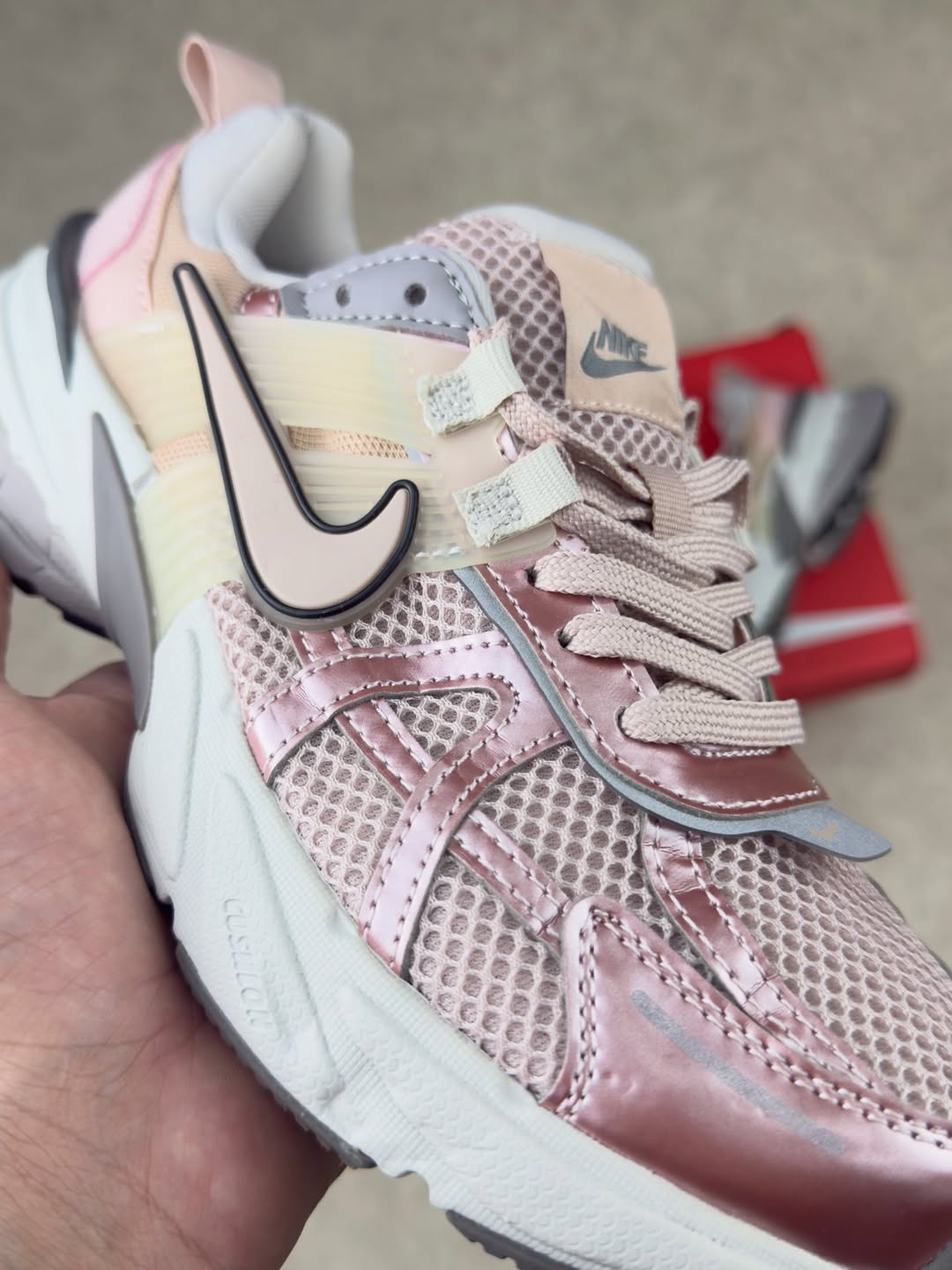 🔹️V2k Runtekk Light Bone Silver✨️