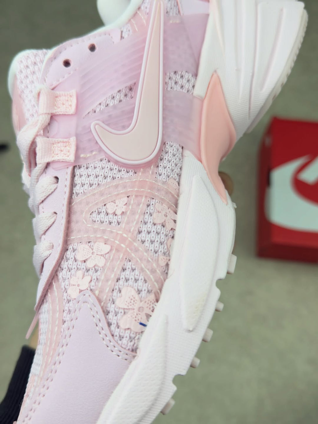 🔹️V2k Runtekk Pink Floral✨️